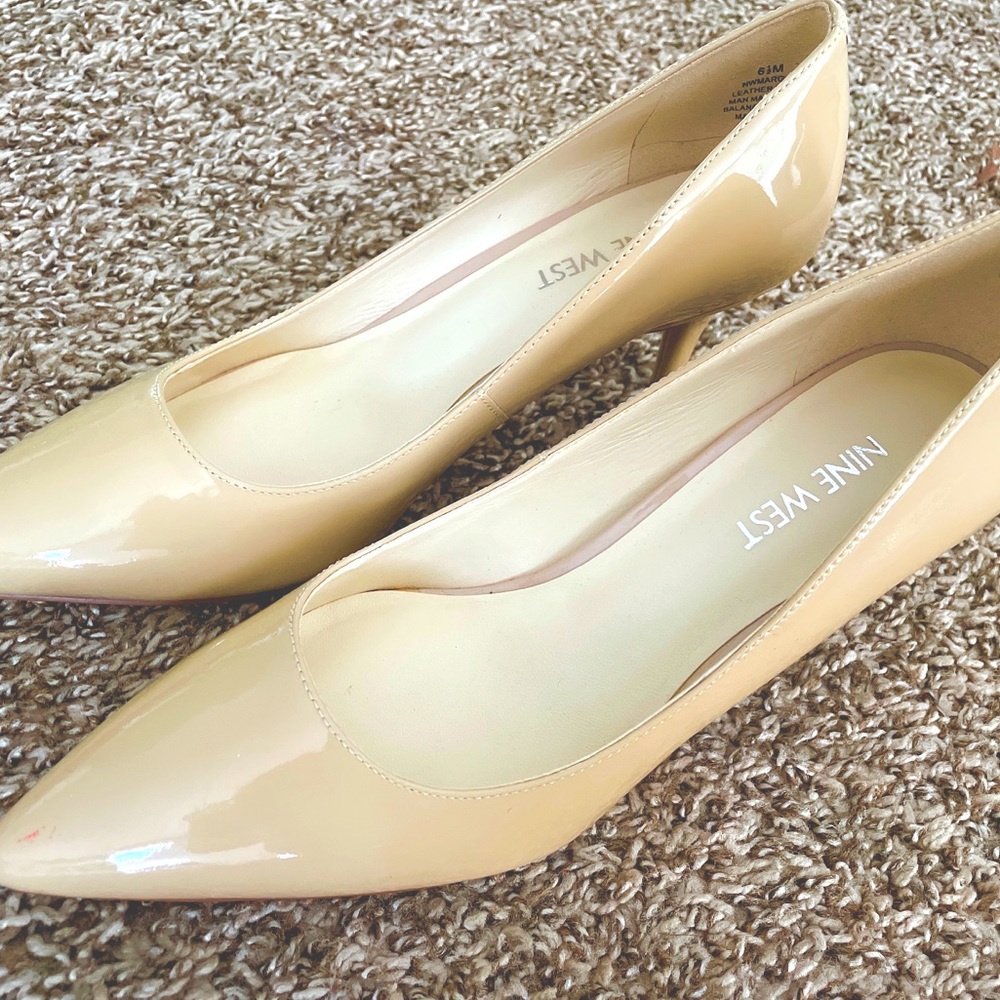 Brand-new nude Nine West pump